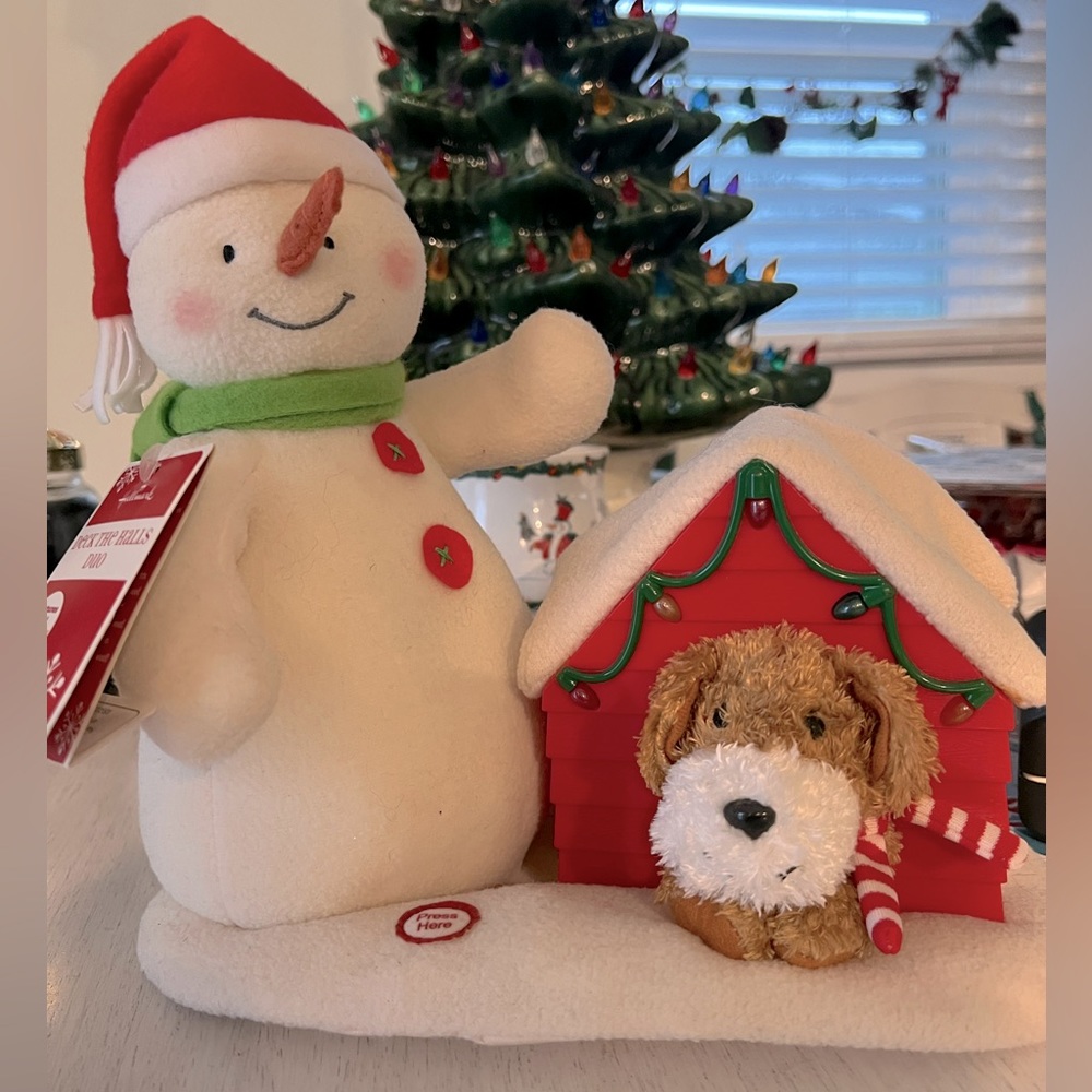 Hallmark Deck the Halls plush ornament. Plays "Deck the Halls "